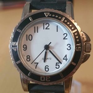 🦋10/$20🦋 Silver/White Diver Style Silicone Women's Watch